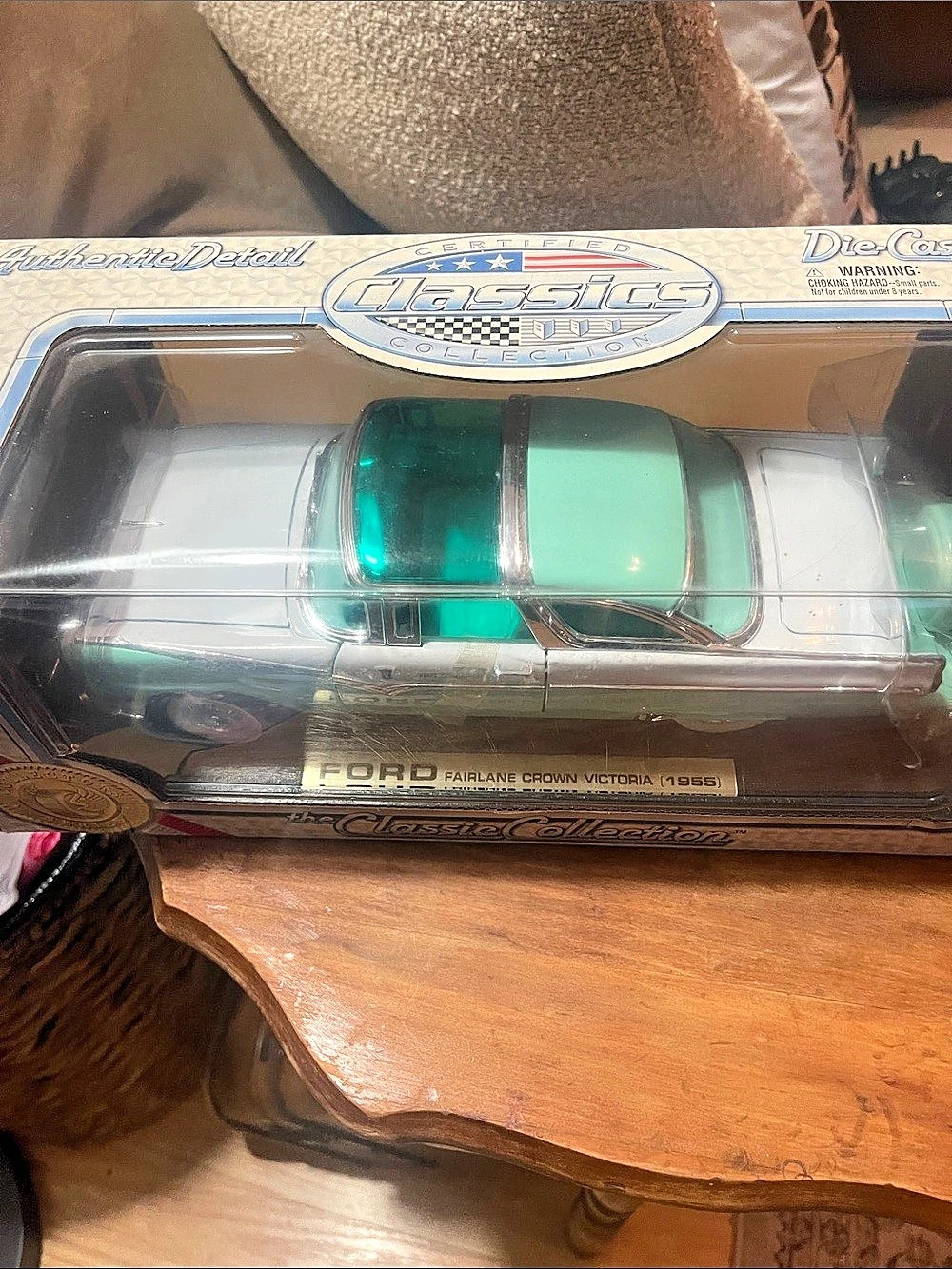 Road Legends 1955 Ford Fairlane Crown Victoria Die-Cast Car